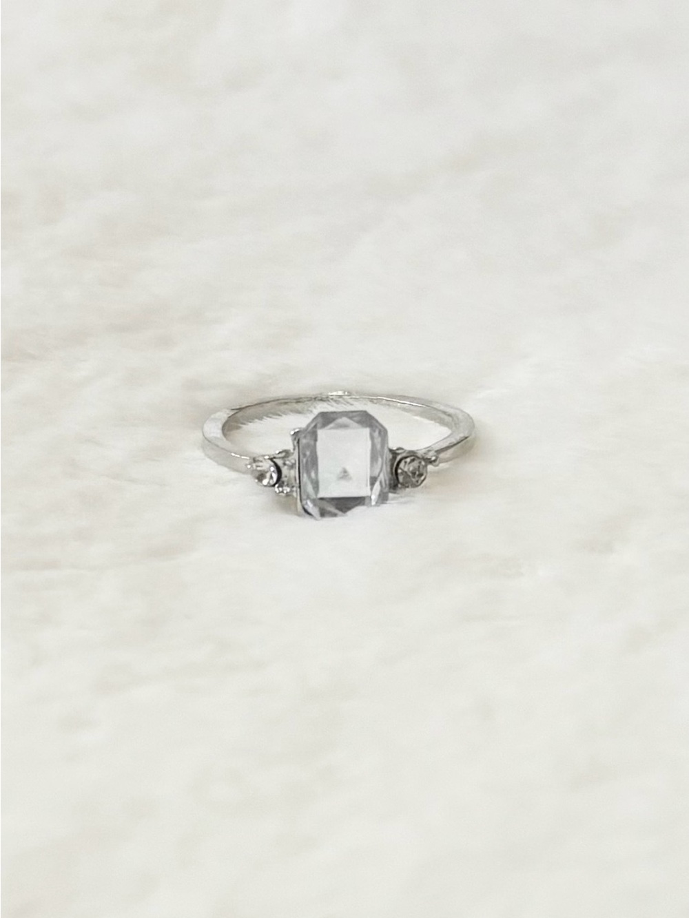 5/$15 🩷 MUST BUNDLE Silver Clear Crystal Solitaire Ring - Picture 2 of 4